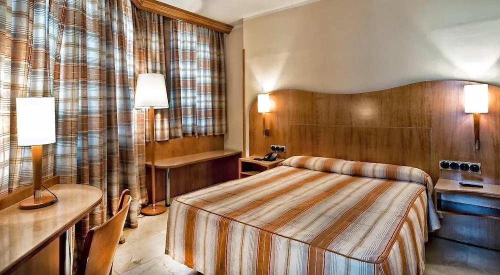Hotel Aristol - Sagrada Familia Barcelona 3*,